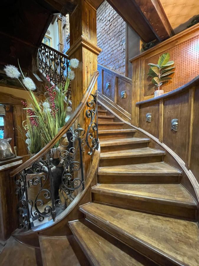 Dworek Oliwski Bed & Breakfast Гданск Екстериор снимка
