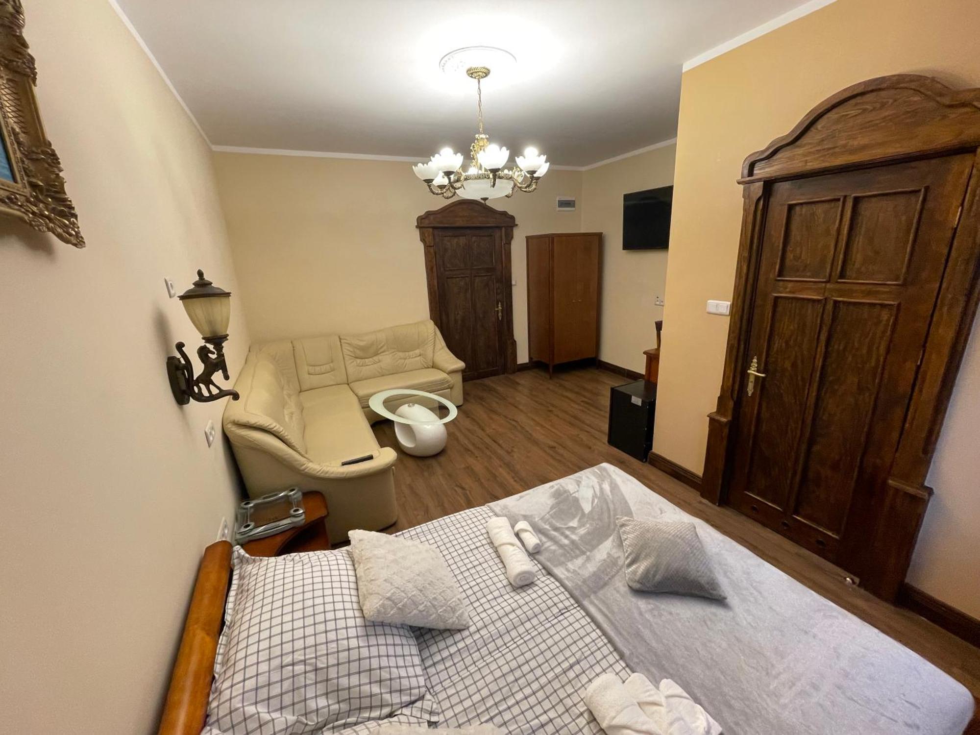 Dworek Oliwski Bed & Breakfast Гданск Екстериор снимка