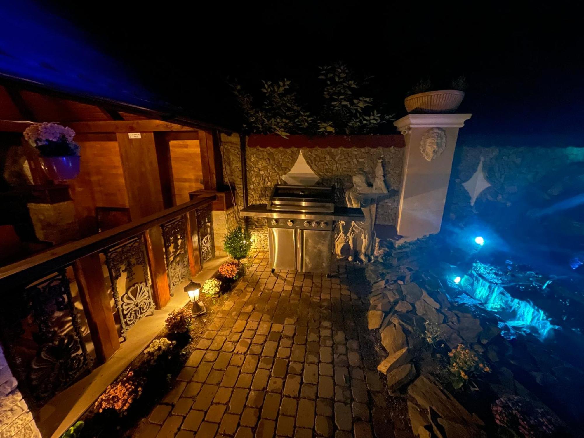 Dworek Oliwski Bed & Breakfast Гданск Екстериор снимка