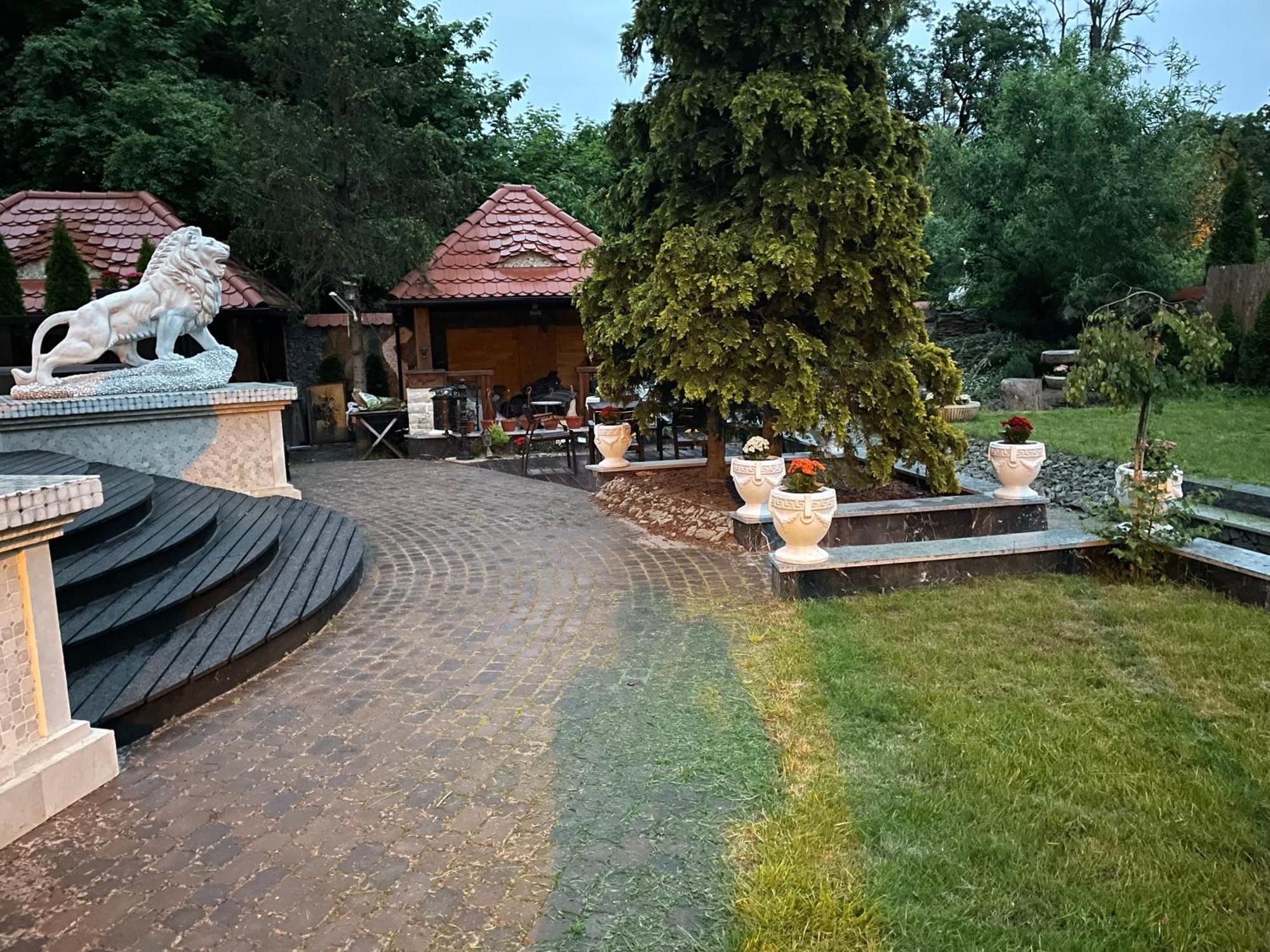 Dworek Oliwski Bed & Breakfast Гданск Екстериор снимка