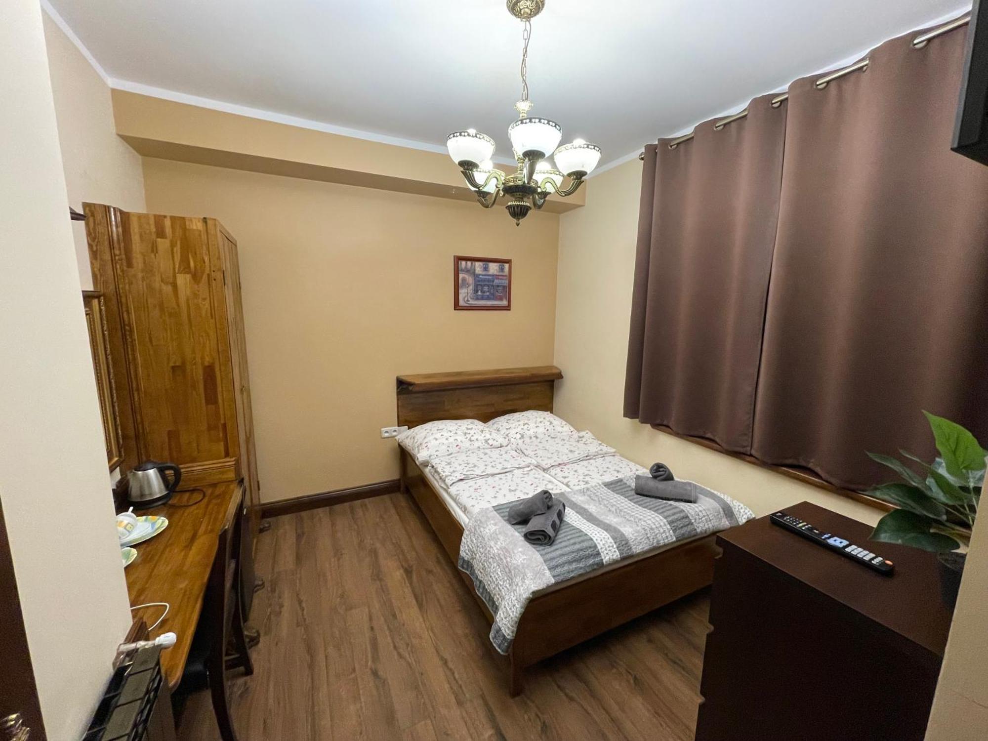 Dworek Oliwski Bed & Breakfast Гданск Екстериор снимка