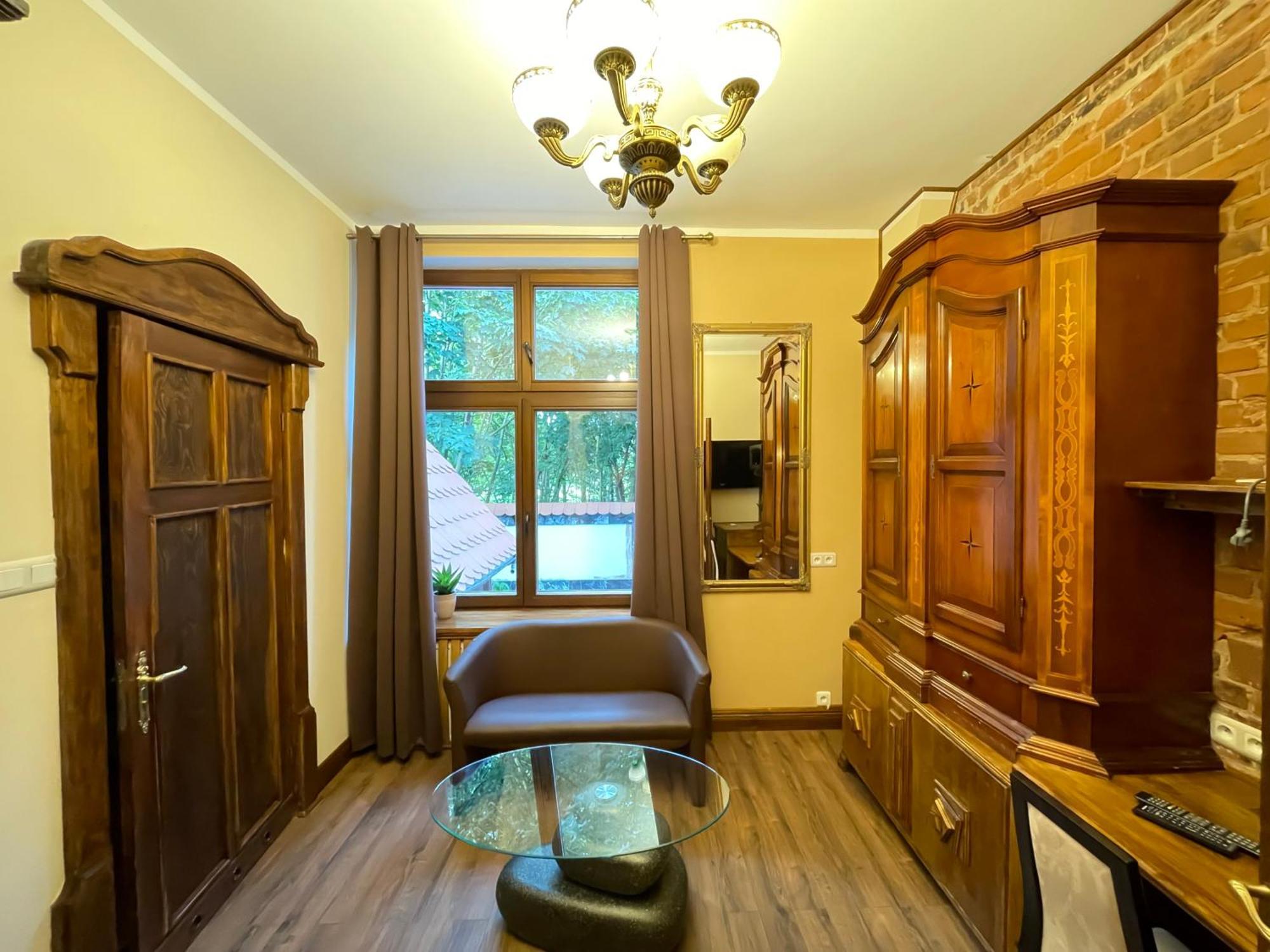 Dworek Oliwski Bed & Breakfast Гданск Екстериор снимка